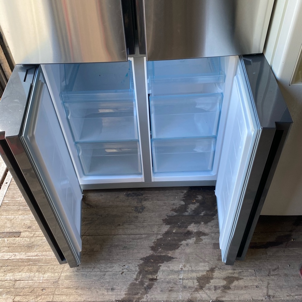 Refrigerator - Picture 4 of 5